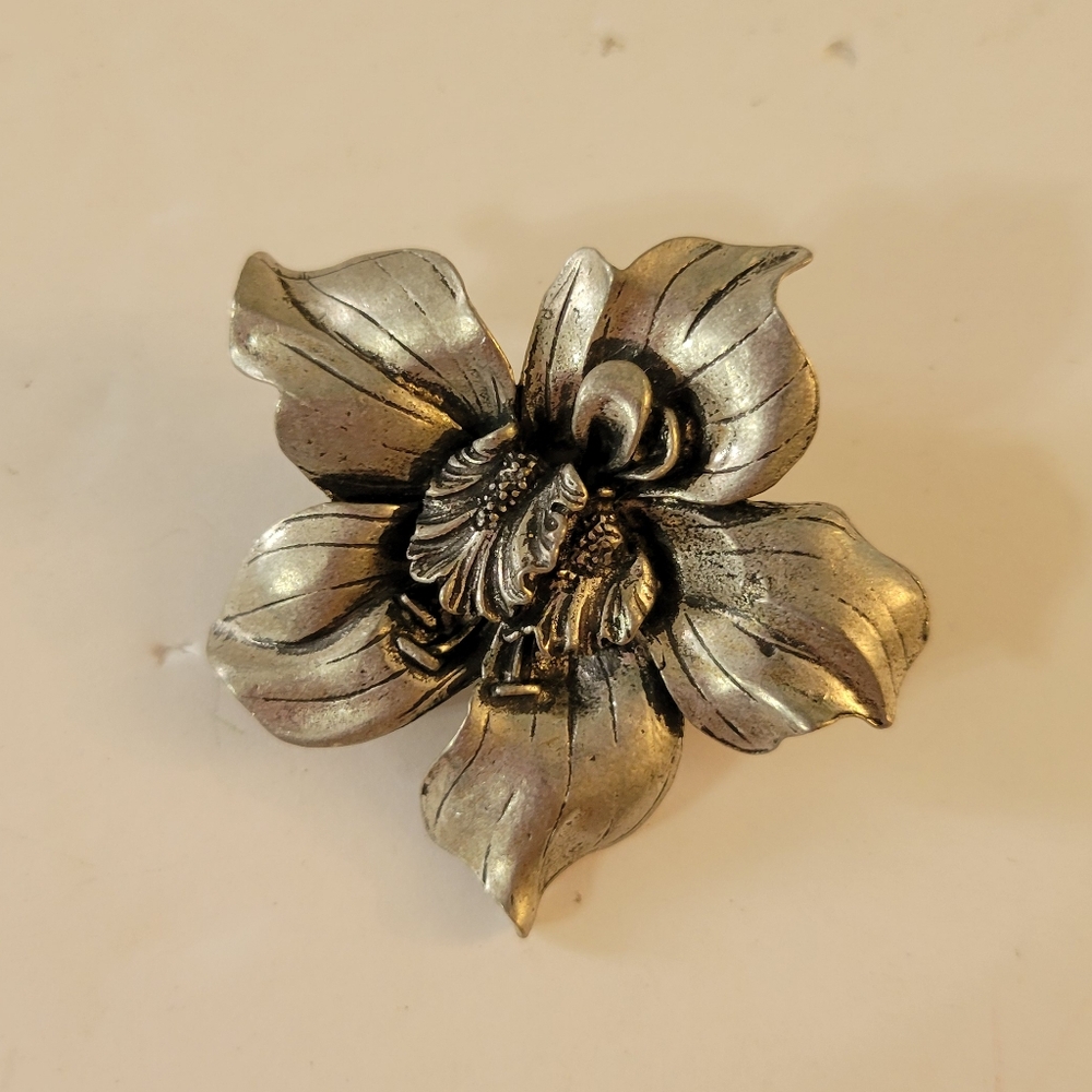 Vinyage Seagull Pewter Orchid Brooch